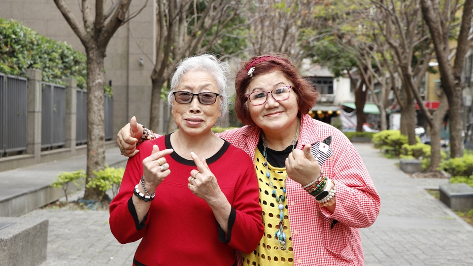 阿姨，上學囉！